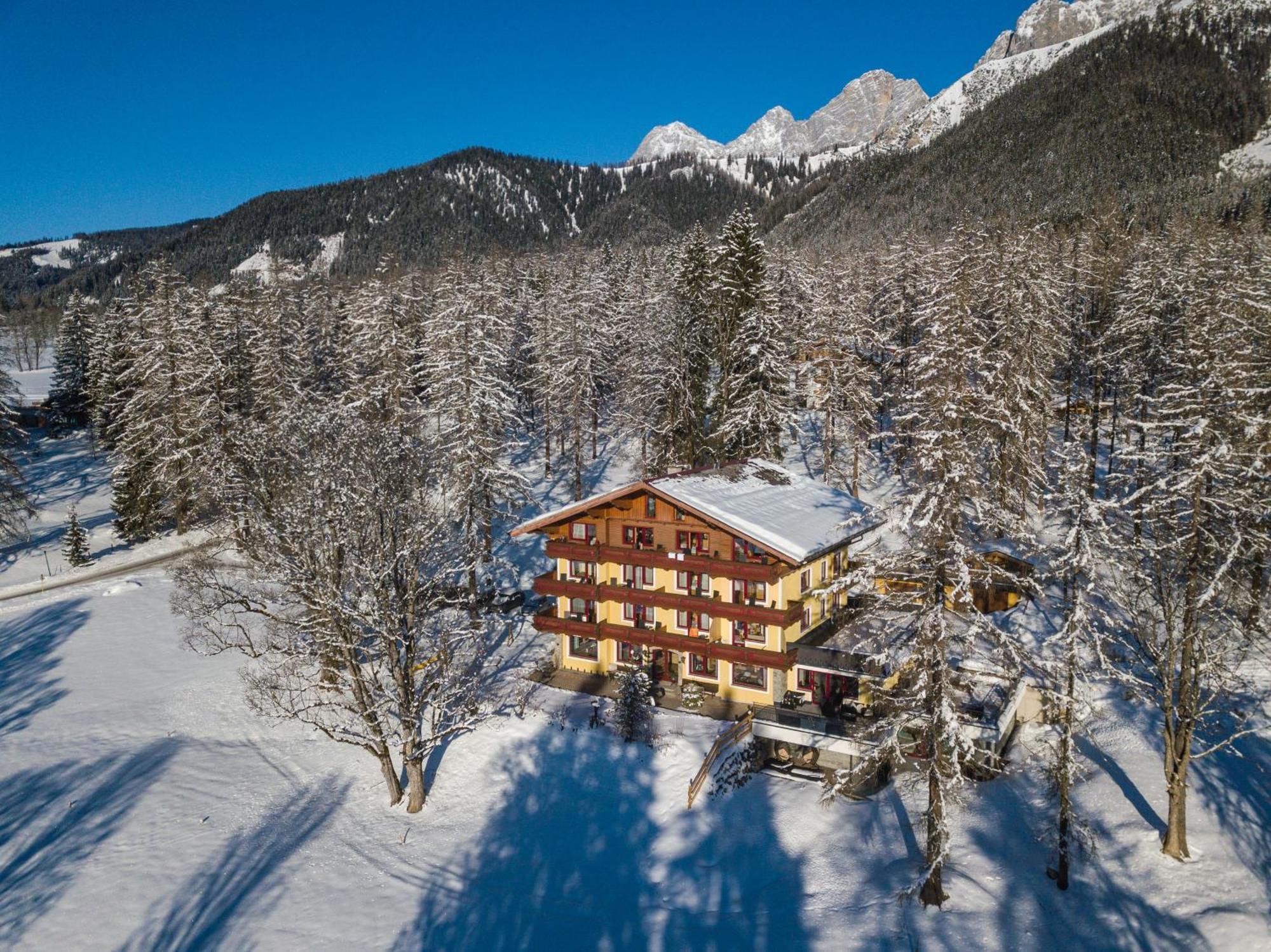 Hotel Roesslhof Ramsau am Dachstein Bagian luar foto