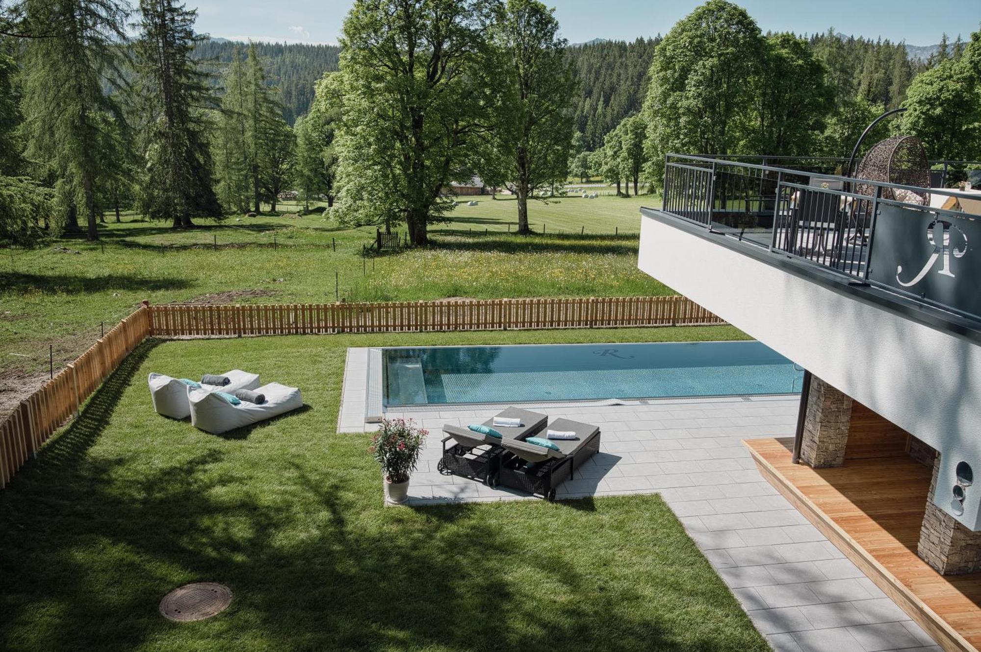 Hotel Roesslhof Ramsau am Dachstein Bagian luar foto